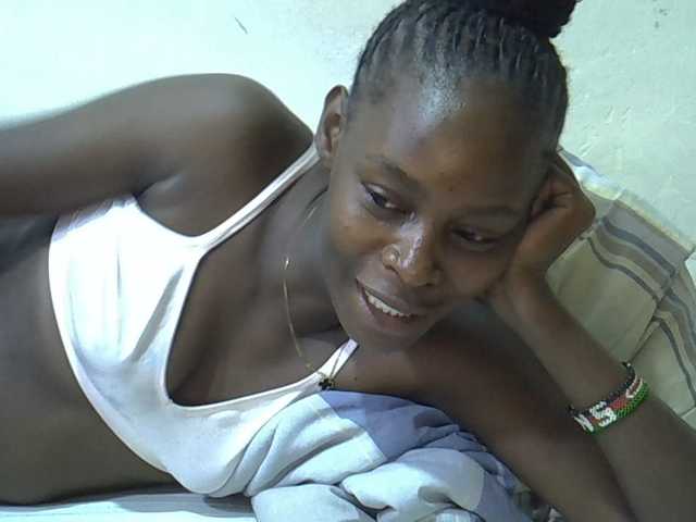 Sweetpussie live cam on BongaCams