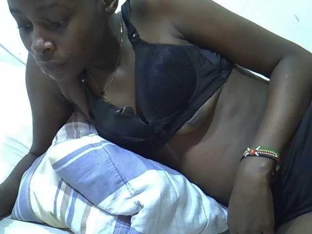 Sweetpussie live cam on BongaCams