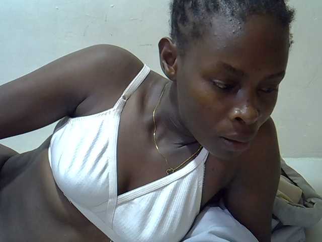 Sweetpussie live cam on BongaCams