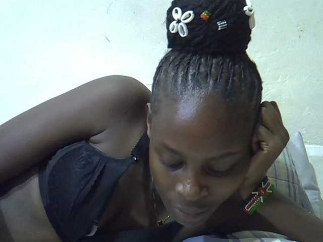 Sweetpussie live cam on BongaCams