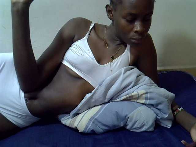 Sweetpussie live cam on BongaCams