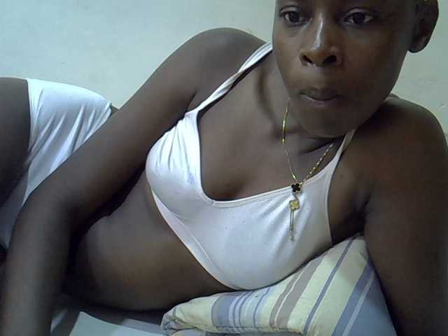 Sweetpussie live cam on BongaCams