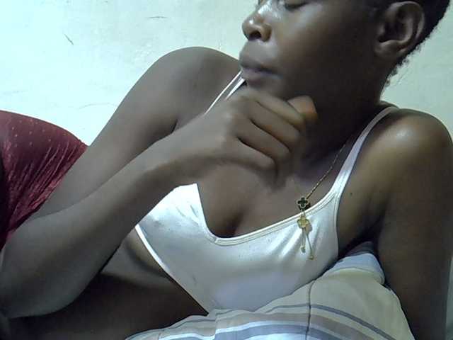 Sweetpussie live cam on BongaCams