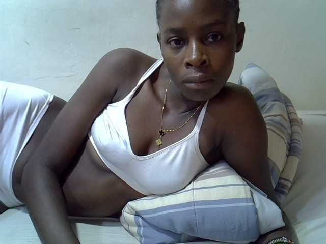 Sweetpussie live cam on BongaCams
