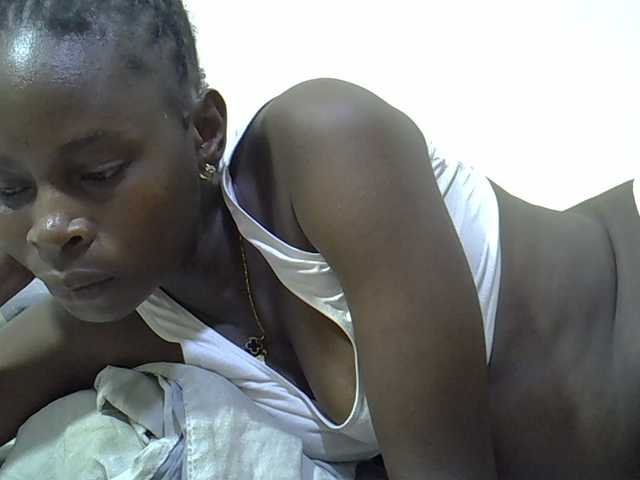 Sweetpussie live cam on BongaCams