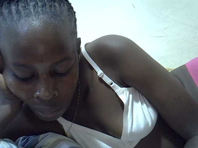 Sweetpussie live cam on BongaCams