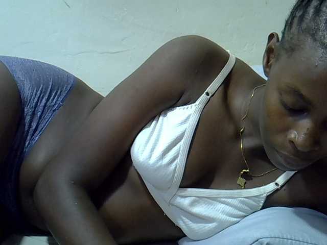 Sweetpussie live cam on BongaCams