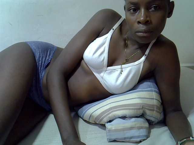 Sweetpussie live cam on BongaCams