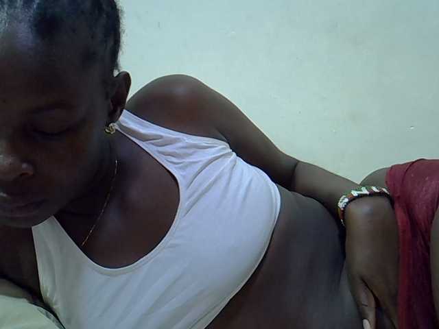 Sweetpussie live cam on BongaCams