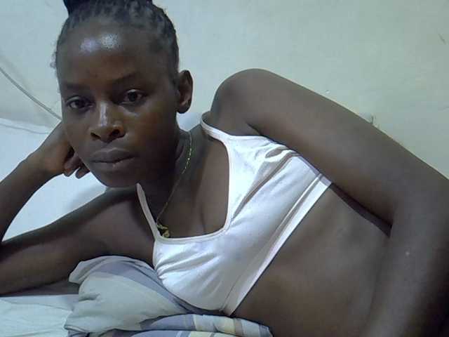 Sweetpussie live cam on BongaCams