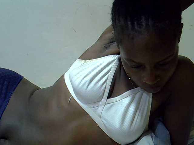 Sweetpussie live cam on BongaCams