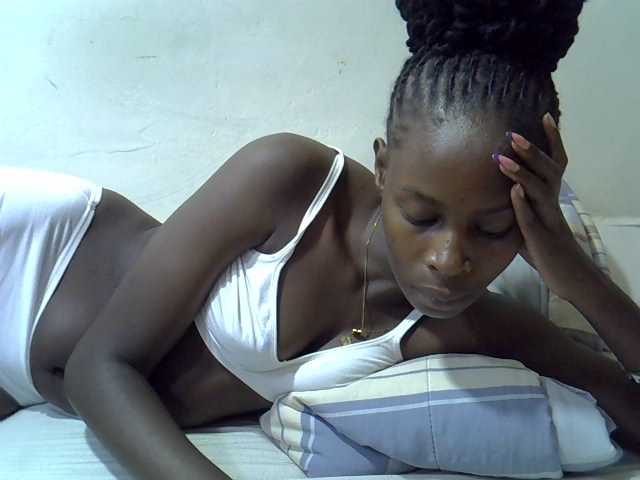 Sweetpussie live cam on BongaCams