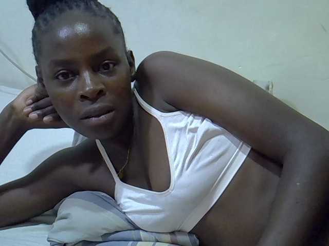 Sweetpussie live cam on BongaCams