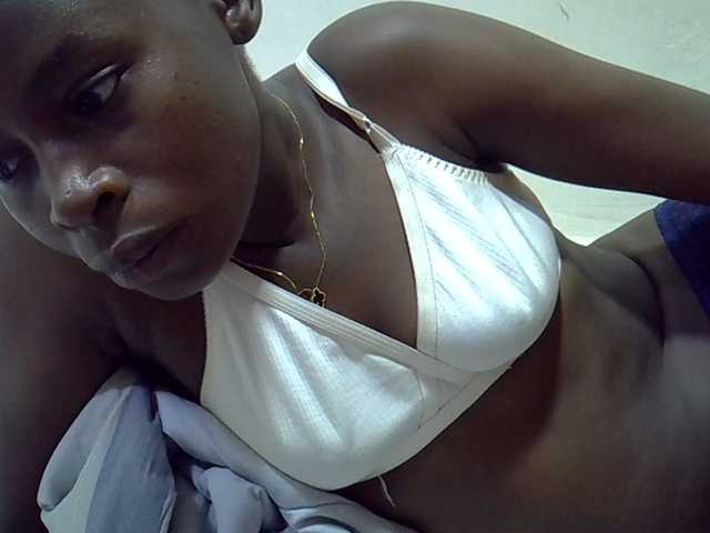 Sweetpussie live cam on BongaCams