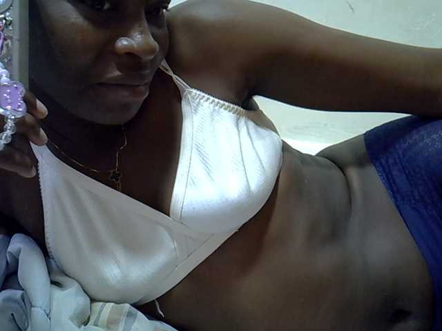 Sweetpussie live cam on BongaCams