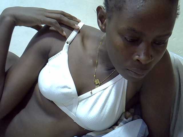 Sweetpussie live cam on BongaCams