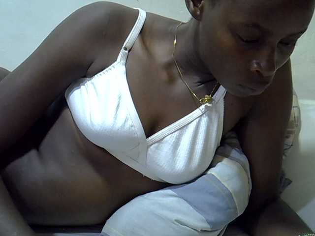 Sweetpussie live cam on BongaCams