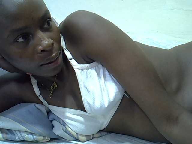 Sweetpussie webcam bongacams model stream image
