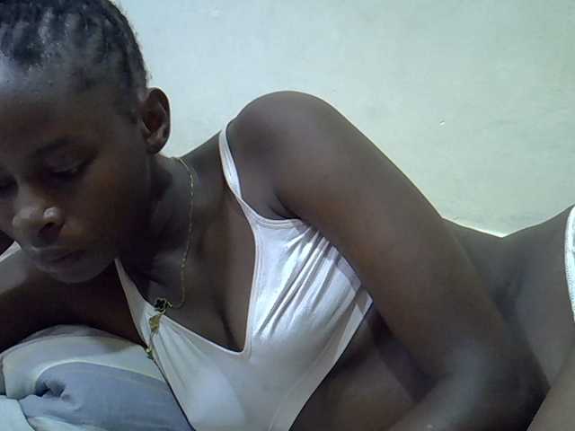 Sweetpussie live cam on BongaCams