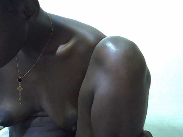 Sweetpussie live cam on BongaCams
