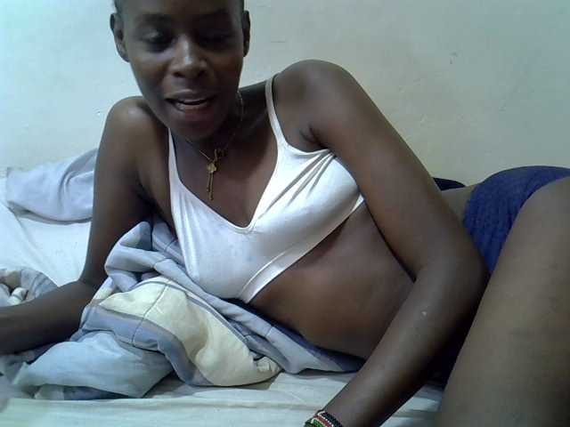 Sweetpussie live cam on BongaCams