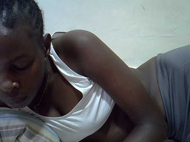Sweetpussie live cam on BongaCams