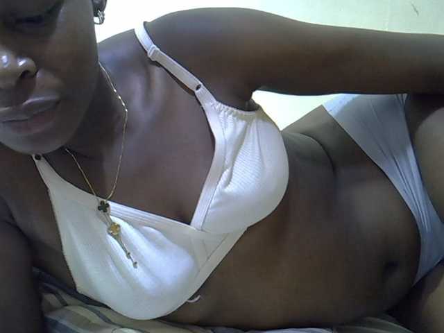 Sweetpussie live cam on BongaCams