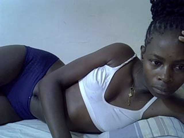 Sweetpussie live cam on BongaCams