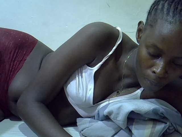 Sweetpussie live cam on BongaCams