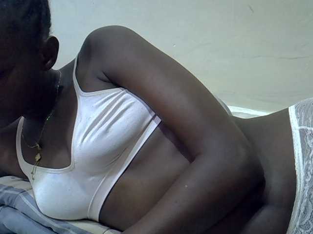 Sweetpussie live cam on BongaCams