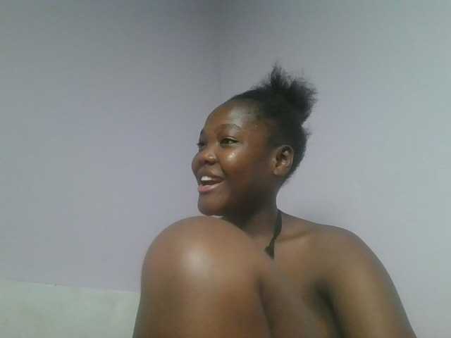 Sexyicey live cam on BongaCams