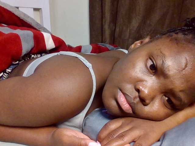 Sexyicey live cam on BongaCams