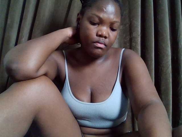 Sexyicey live cam on BongaCams