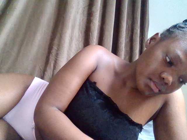 Sexyicey live cam preview