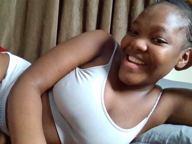 Sexyicey live cam on BongaCams