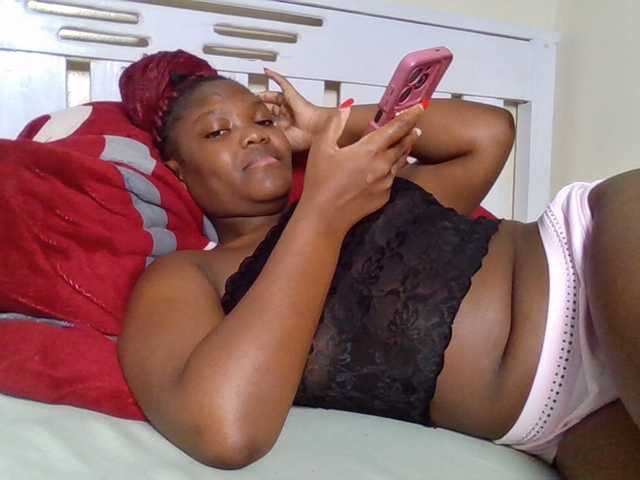 Sexyicey live cam on BongaCams