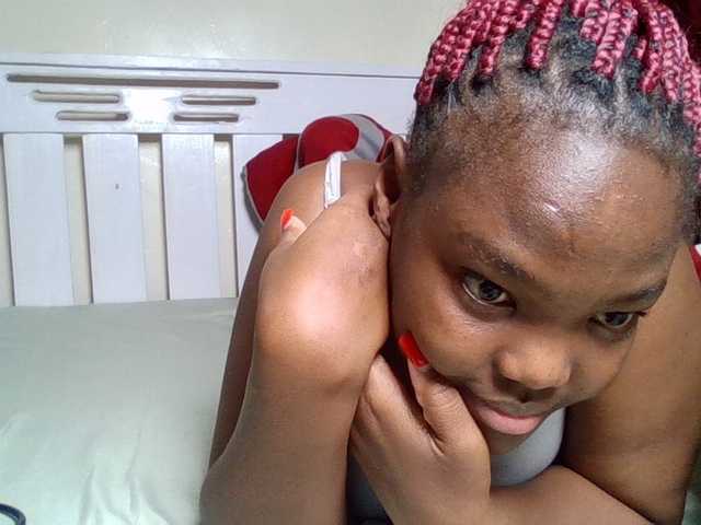 Sexyicey live cam on BongaCams