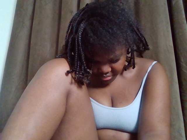 Sexyicey live cam on BongaCams