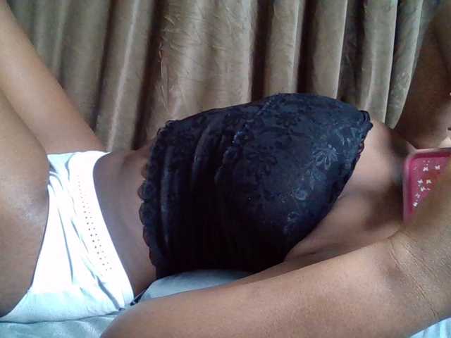 Sexyicey live cam on BongaCams