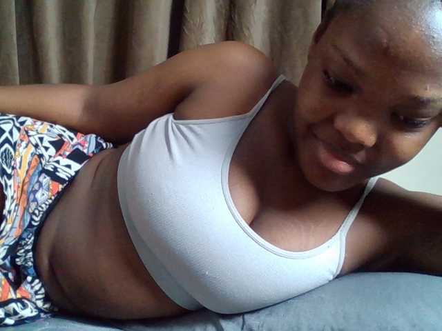 Sexyicey live cam on BongaCams