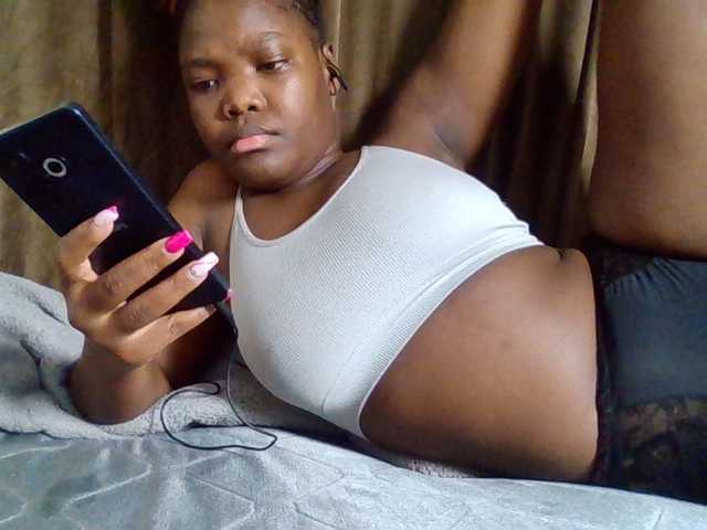 Sexyicey live cam on BongaCams