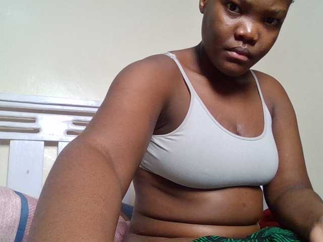 Sexyicey live cam on BongaCams