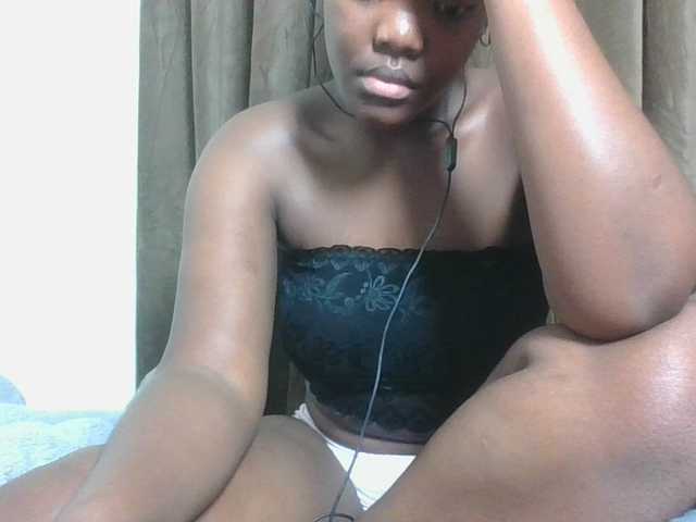 Sexyicey live webcam show