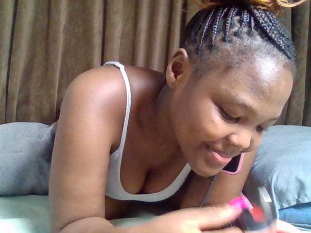 Sexyicey live cam on BongaCams