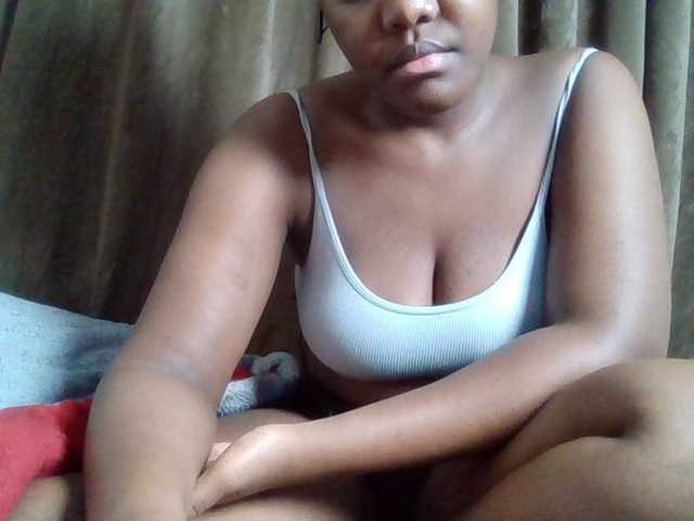 Sexyicey live cam on BongaCams