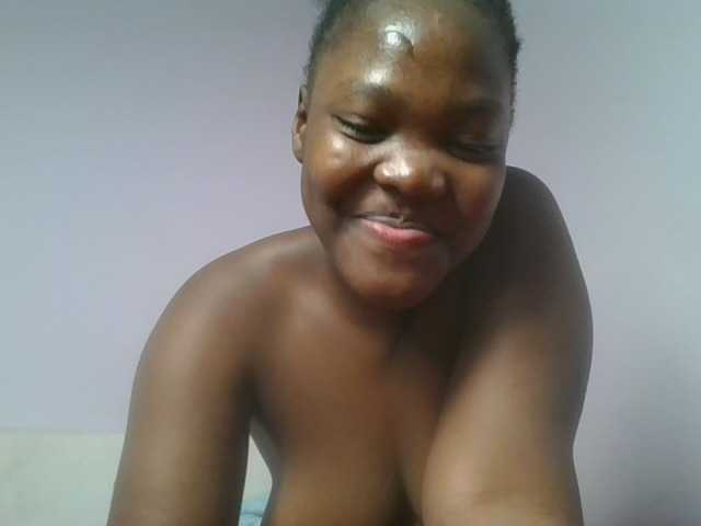 Sexyicey live cam on BongaCams