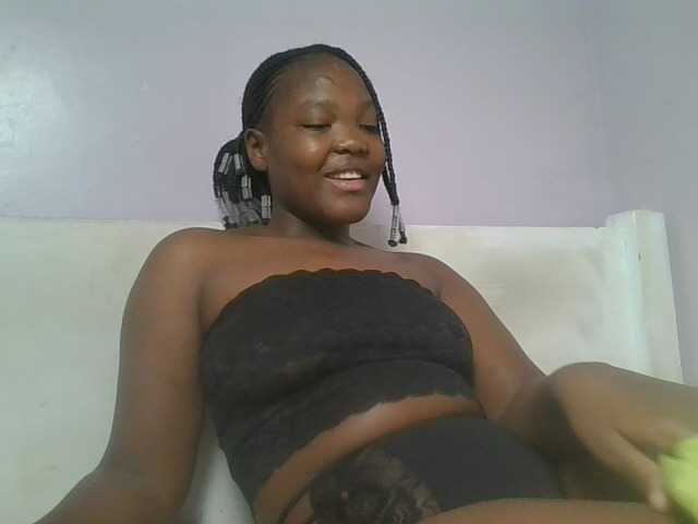 Sexyicey live cam on BongaCams