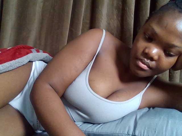 Sexyicey live cam on BongaCams
