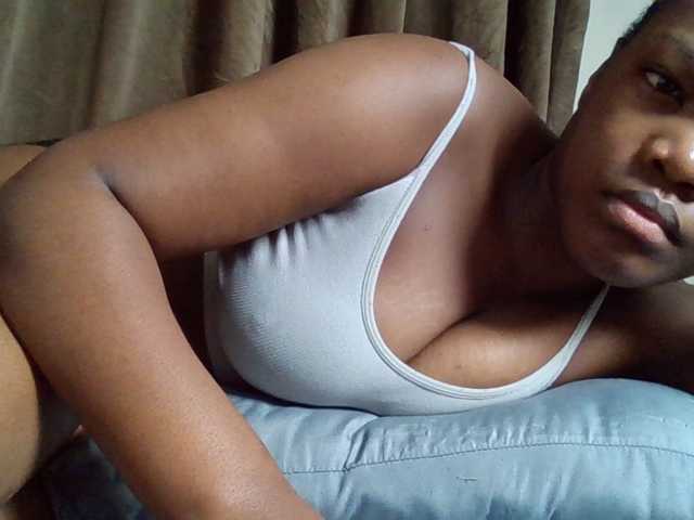Sexyicey live cam on BongaCams