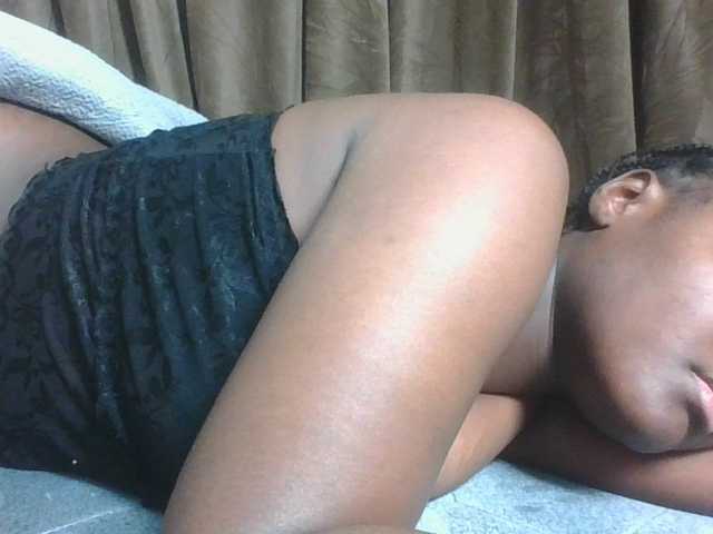 Sexyicey live webcam show